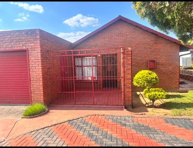 3 BEDROOM HOUSE FOR SALE IN SOSHANGUVE DD